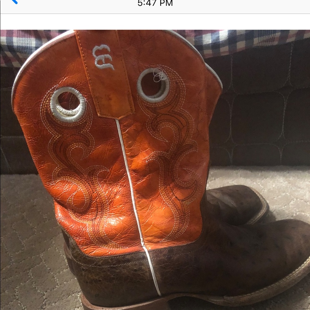 Boys cowboy boots in great corny